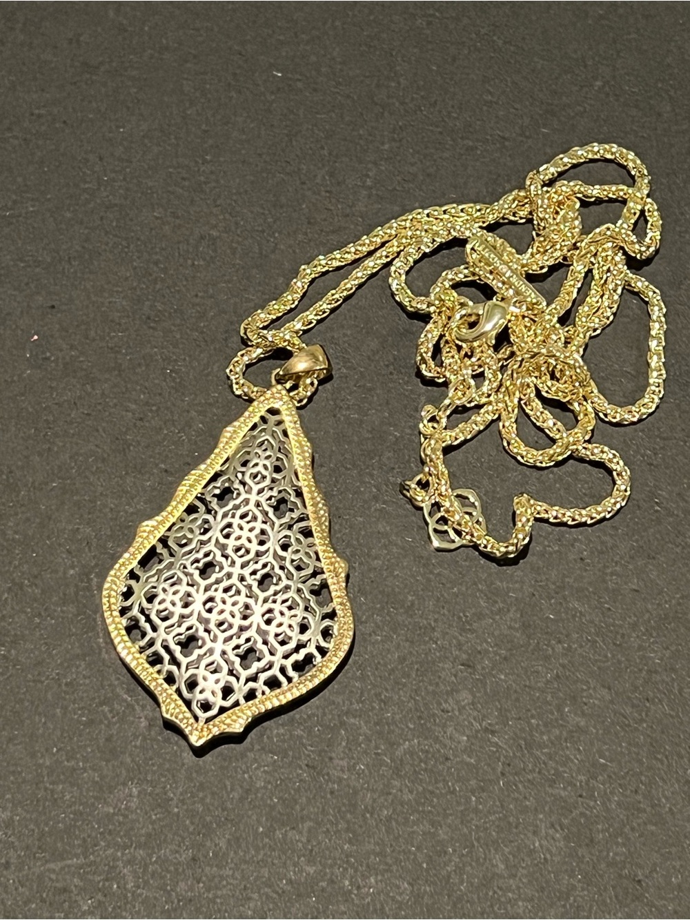 Kendra Scott Aiden Pendant Filigree gold& silver necklace like new